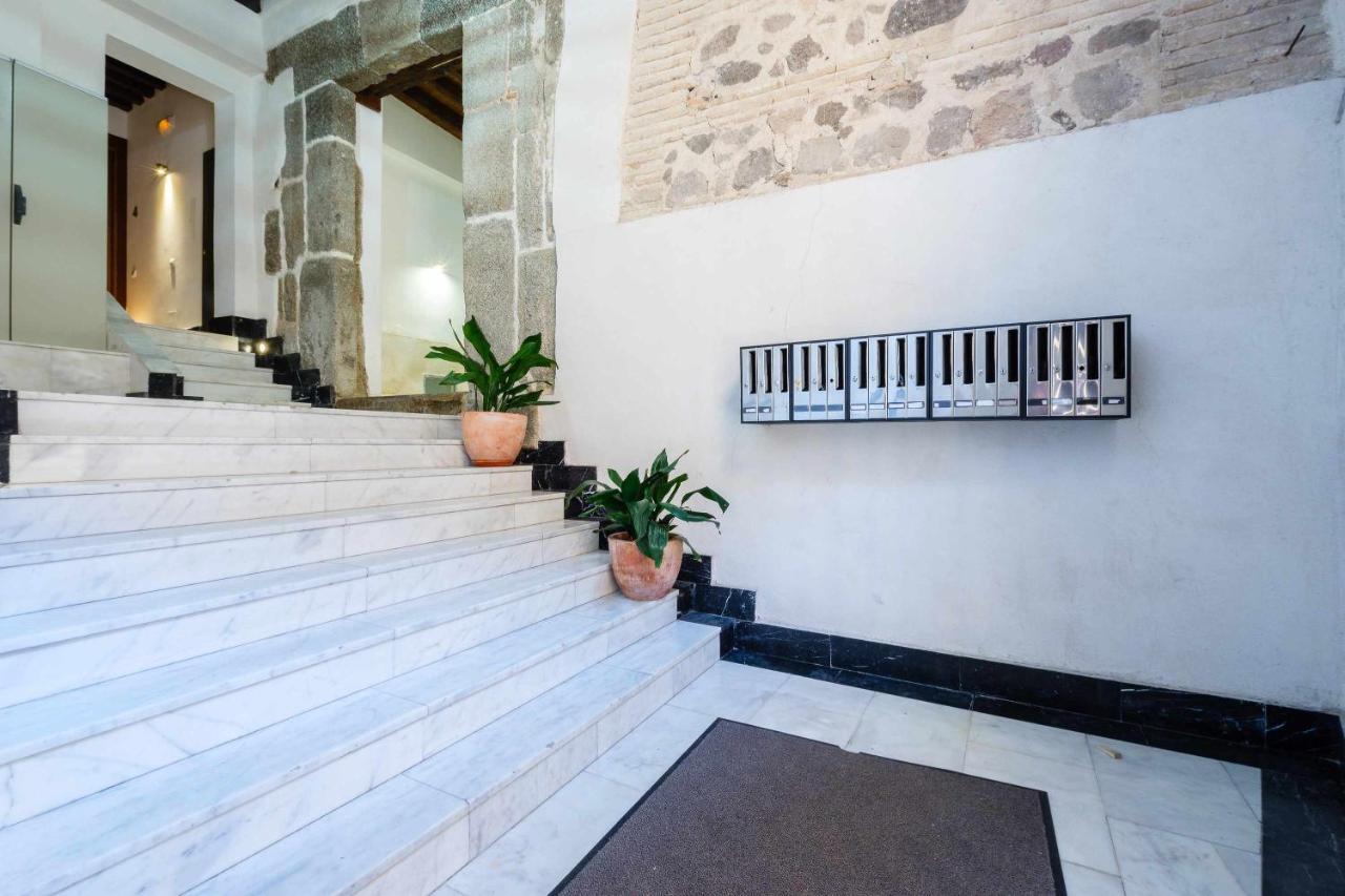 Apartamento Con Patio Junto A La Catedral By Toledo Ap Ngoại thất bức ảnh