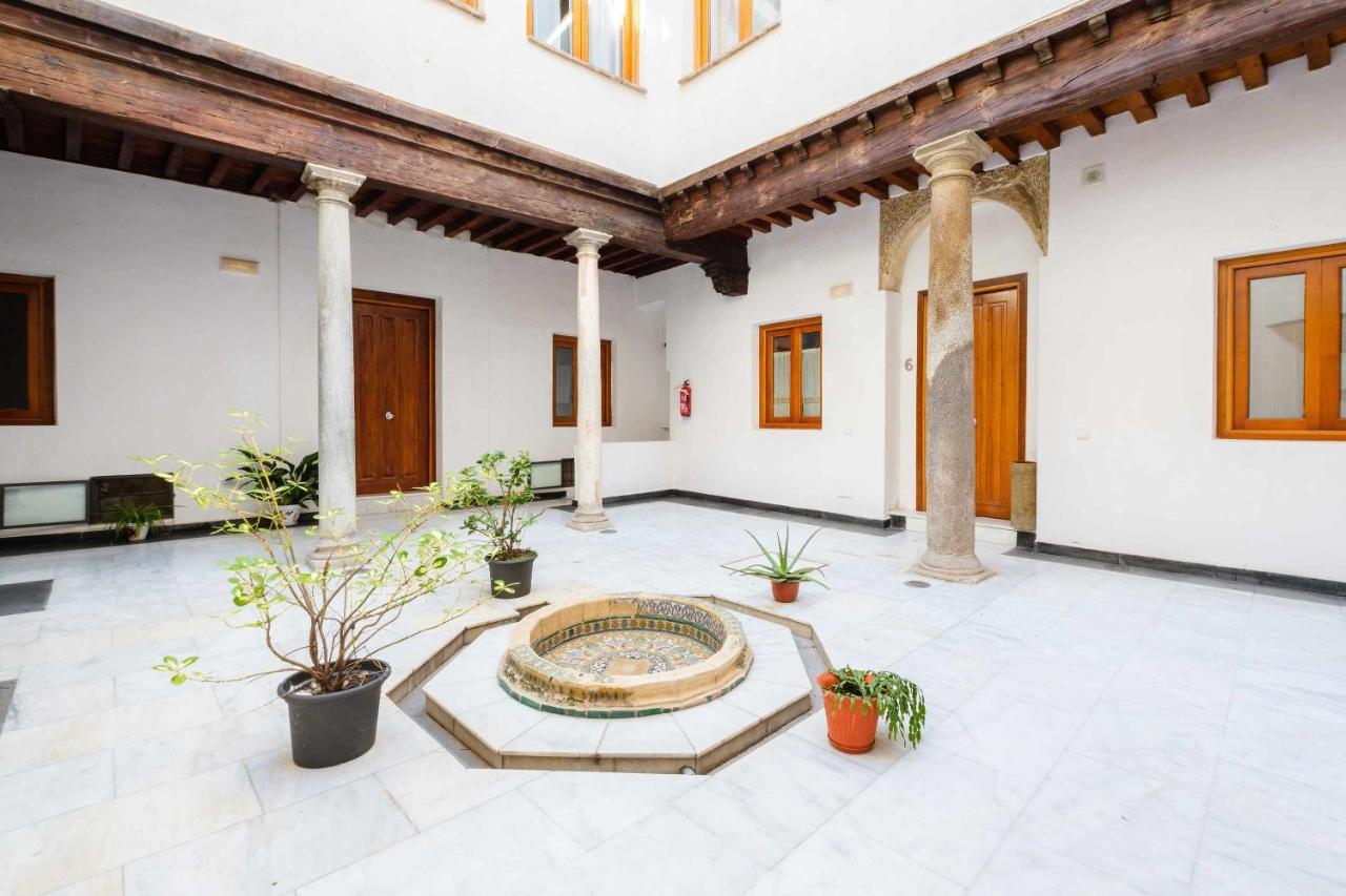 Apartamento Con Patio Junto A La Catedral By Toledo Ap Ngoại thất bức ảnh